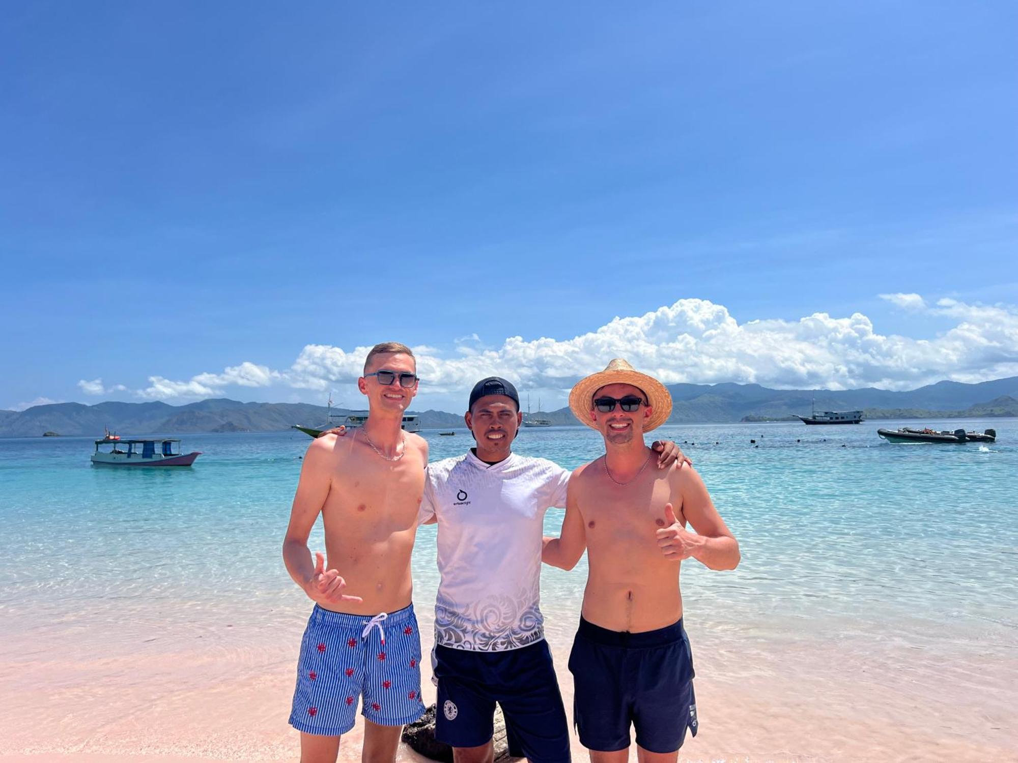 Jhuna Komodo Homestay Eksteriør bilde